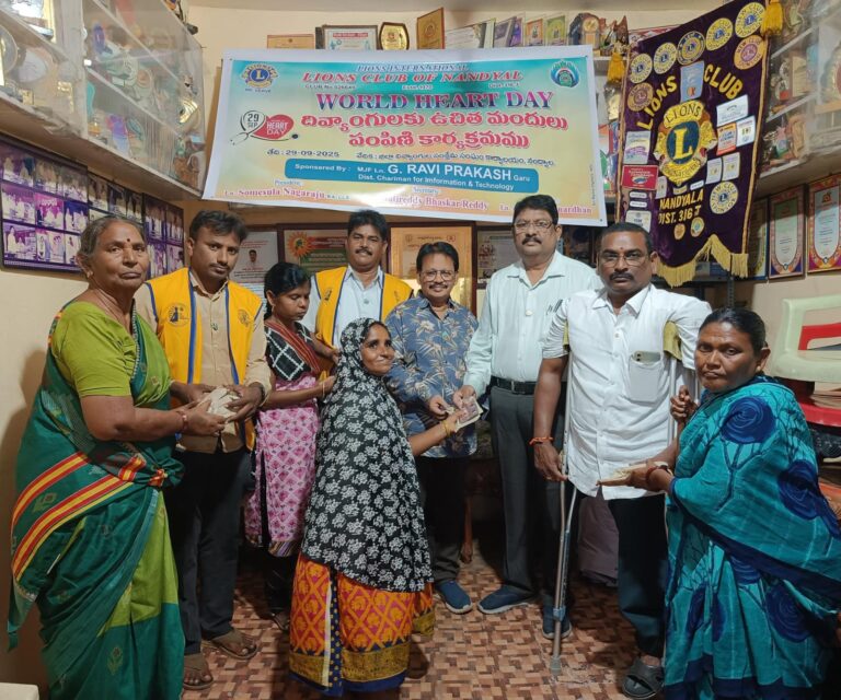 దివ్యాంగులకు నెలవారి మందుల పంపిణీ